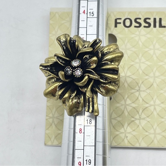 NEW Fossil Ring #1 Stretch Brass Flower Crystal NWT - Picture 5 of 8